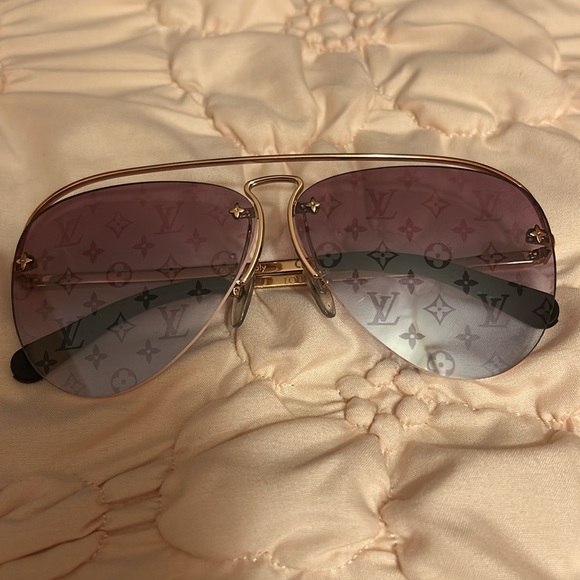 Louis Vuitton Grease Mask Gradient Aubergine Monogram Sunglassess - Picture 4 of 14